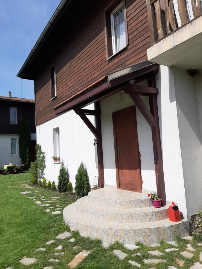 Къща За Гости "Марковски" Raduil Exterior photo